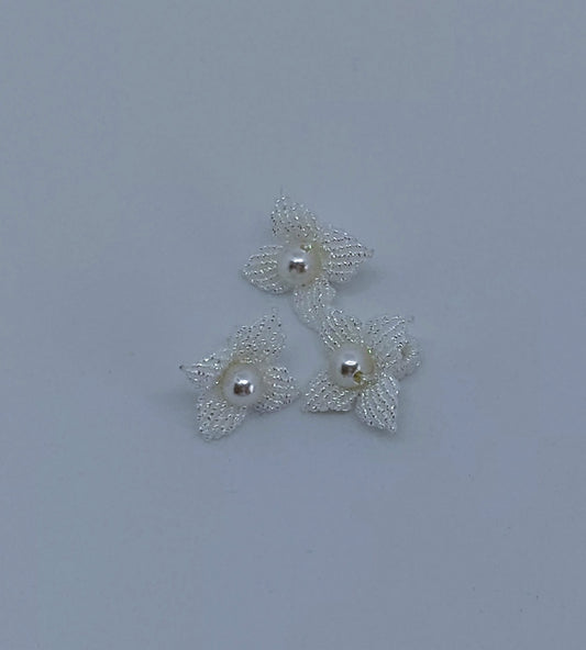 White flower with pearl